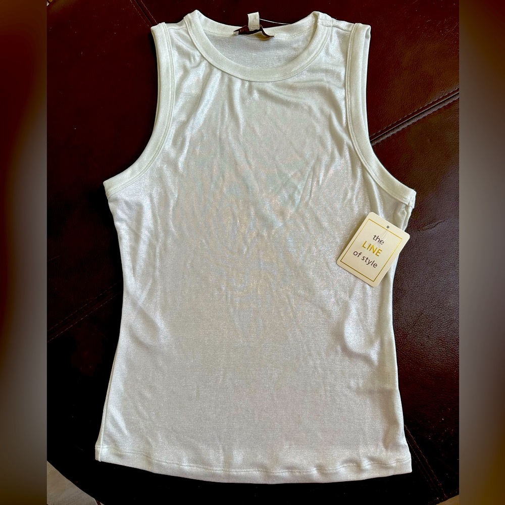 BOGO NWT WOMEN’S SHIMMER SCOOP NECK TANK